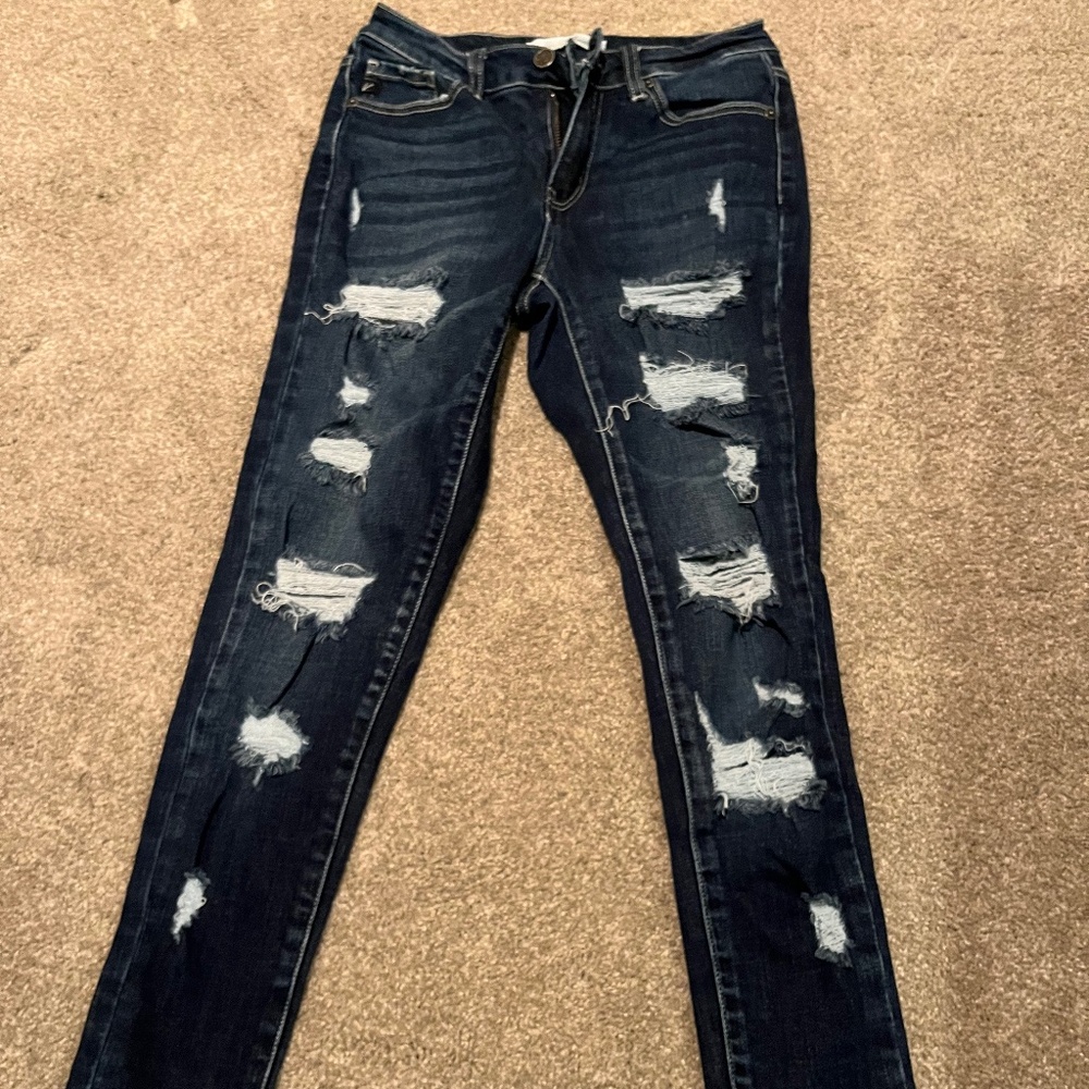 Kancan destructed leg curvy skinny jean